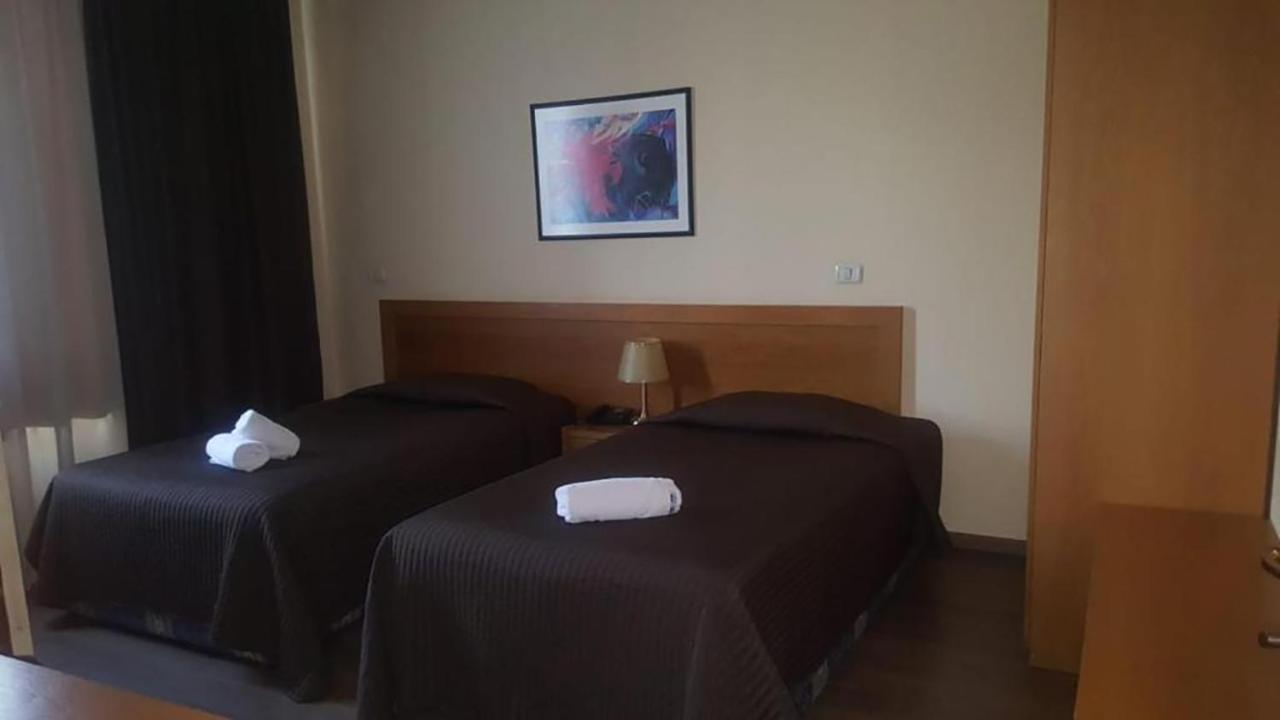 Hotel Doro City Tirana Exterior foto