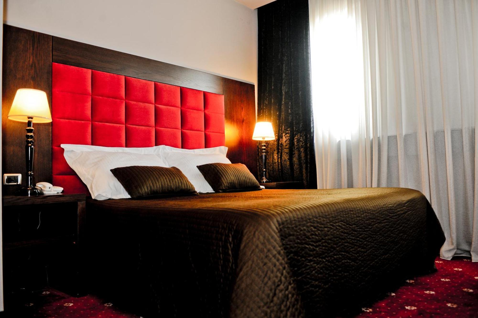 Hotel Doro City Tirana Exterior foto